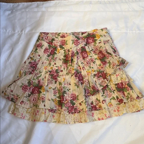 high waisted Gorgeous vintage 90s floral mini skirt with pleated details, 90s cl - Picture 7 of 7